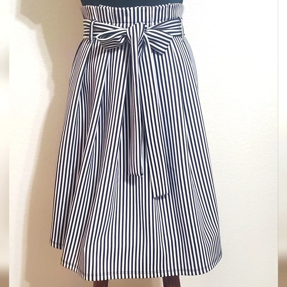 Haute Monde Skirt/ Size M/ black and white - Picture 1 of 9